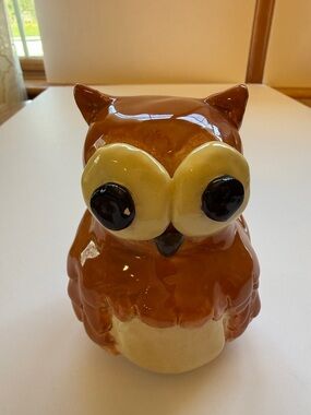 Source Unknown Ceramic Owl Figurine in Brown and Cream , well made, 1.5 pounds